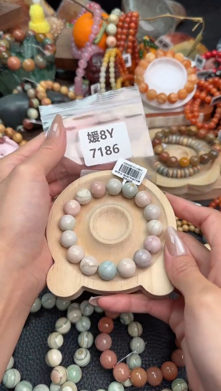 【闪购商品】石英质玉手链未镶嵌8Y7186
