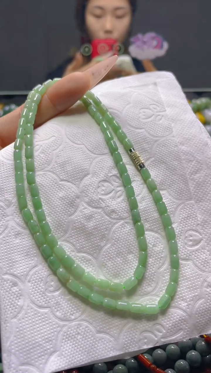 颈饰未镶嵌翡翠4MM