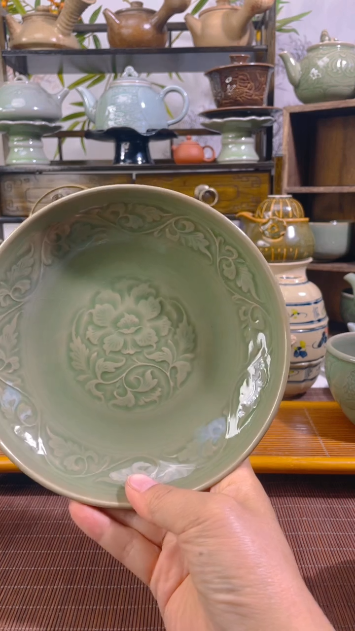 耀州窑 微瑕失圆青瓷缠枝牡丹17CM四只