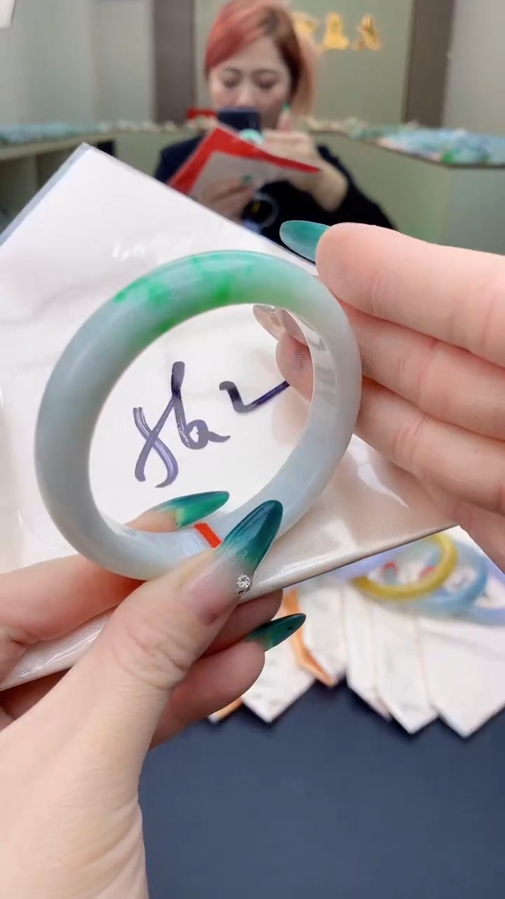 【闪购商品】翡翠手镯未镶嵌0280000065