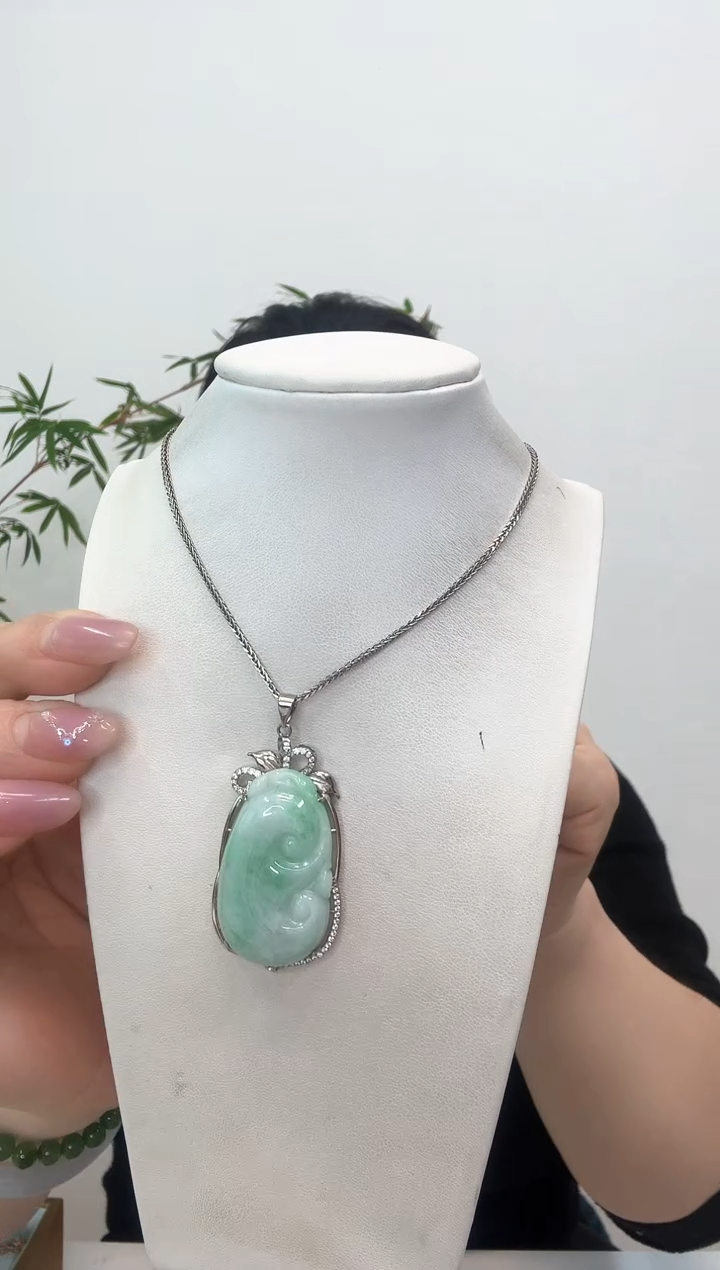 【闪购商品】翡翠吊坠(赠链)银S925镶嵌如意