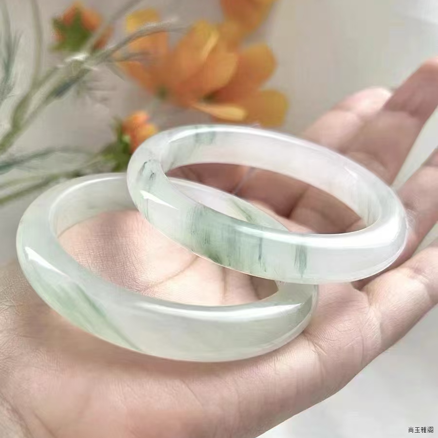 石英质玉手镯（轻微色差，实物为准）编号：249