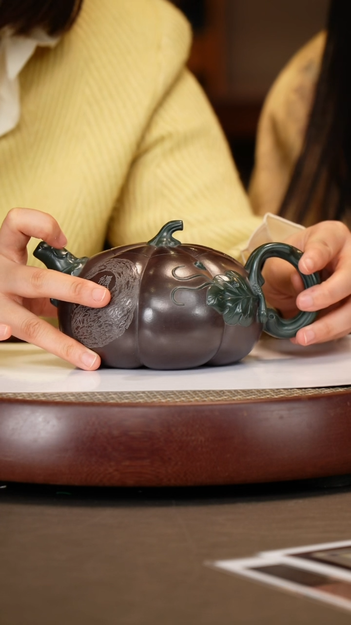 【闪购商品】紫砂茶壶【谈跃伟】紫泥南瓜  560CC