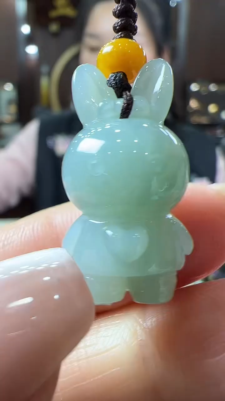 【闪购商品】翡翠挂件未镶嵌兔子手机挂