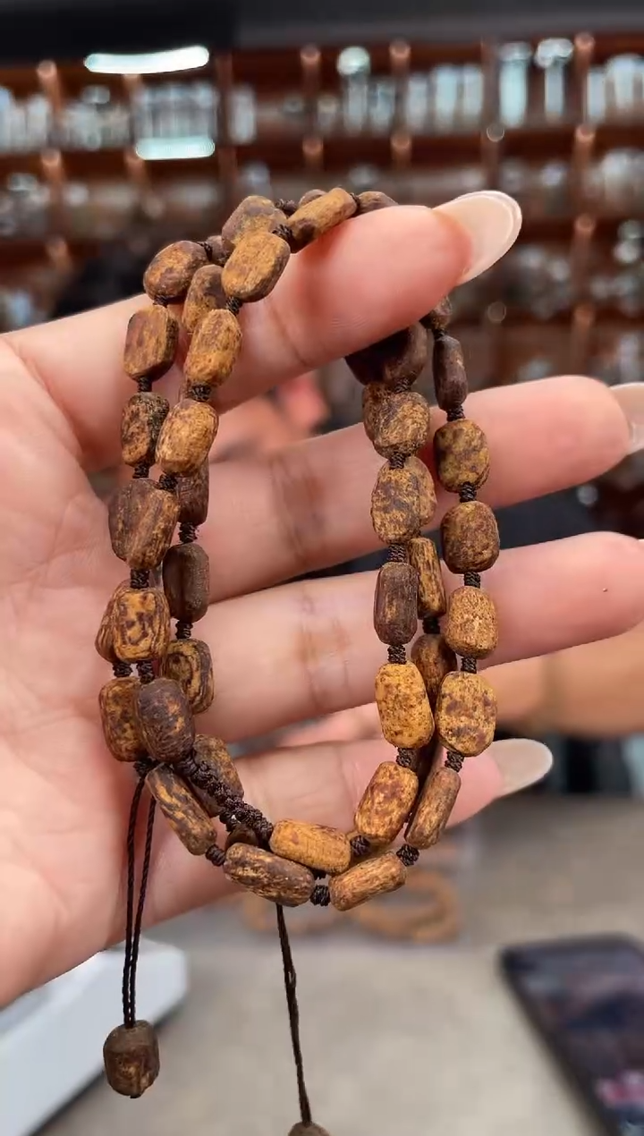 【闪购商品】沉香手串70号惠安红土多样性发一条