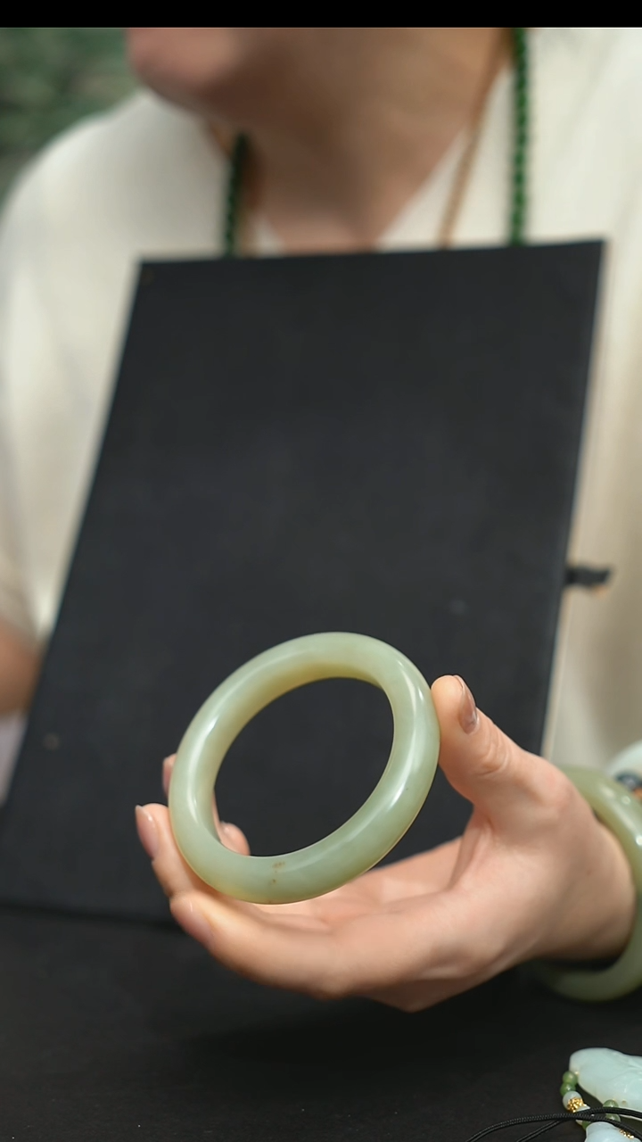 未镶嵌手镯和田玉画*未镶嵌 手镯 和田玉 画*