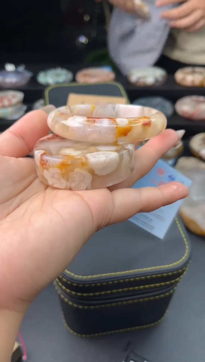 【闪购商品】石英质玉手镯未镶嵌赠送镯心（圈口58