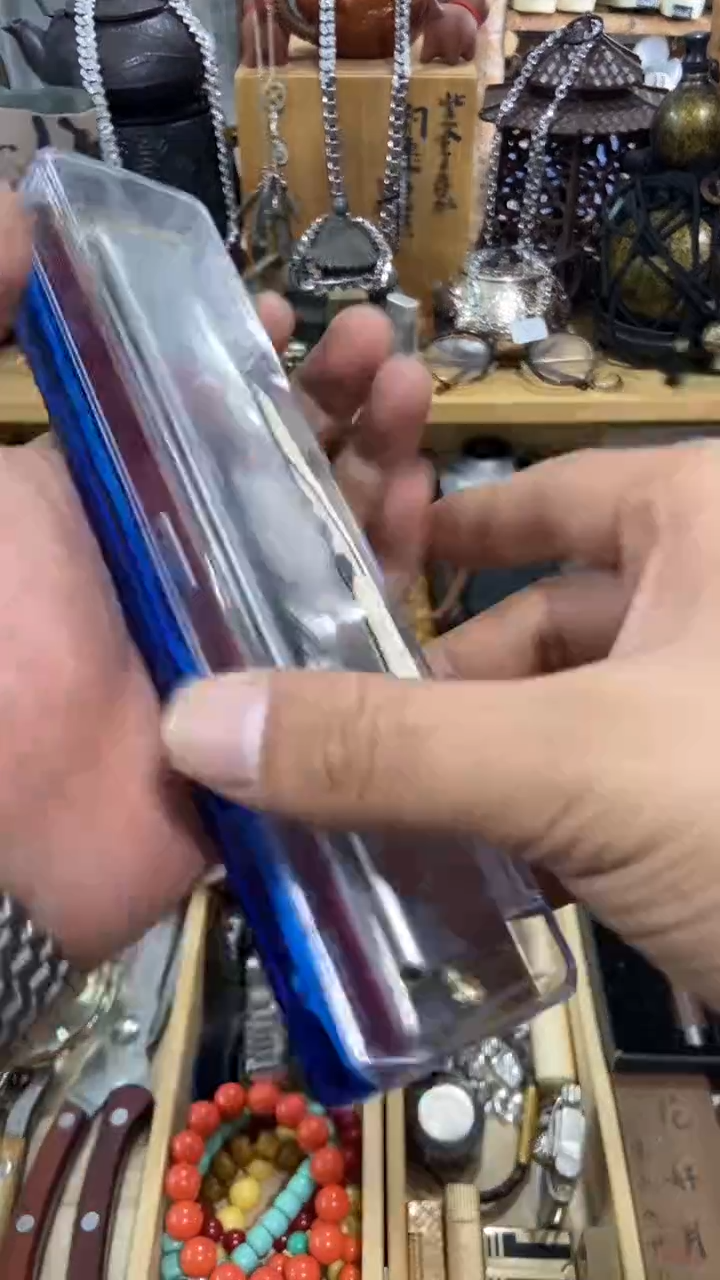 瓷片闪购商品  如图所示