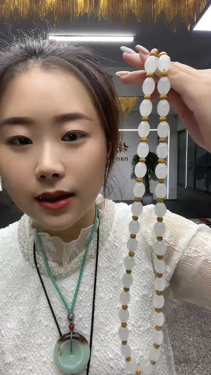 白月光卡12的链子多样性发货一