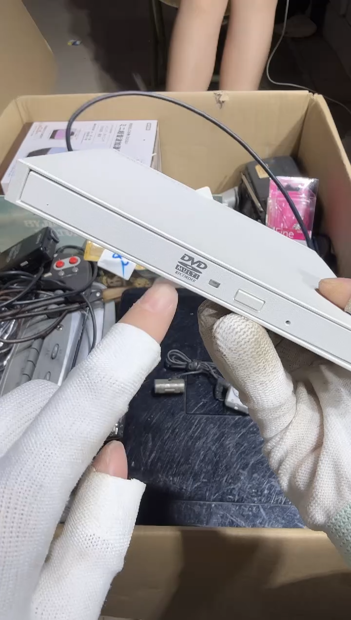 瓷片吉*客  377中古商品，瑕疵品，不保好坏。