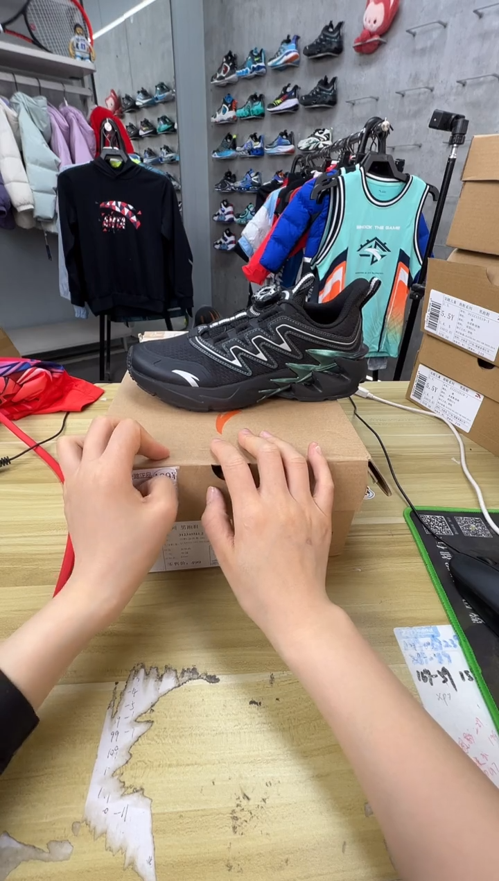 【闪购商品】安踏儿童鞋子尺码：35