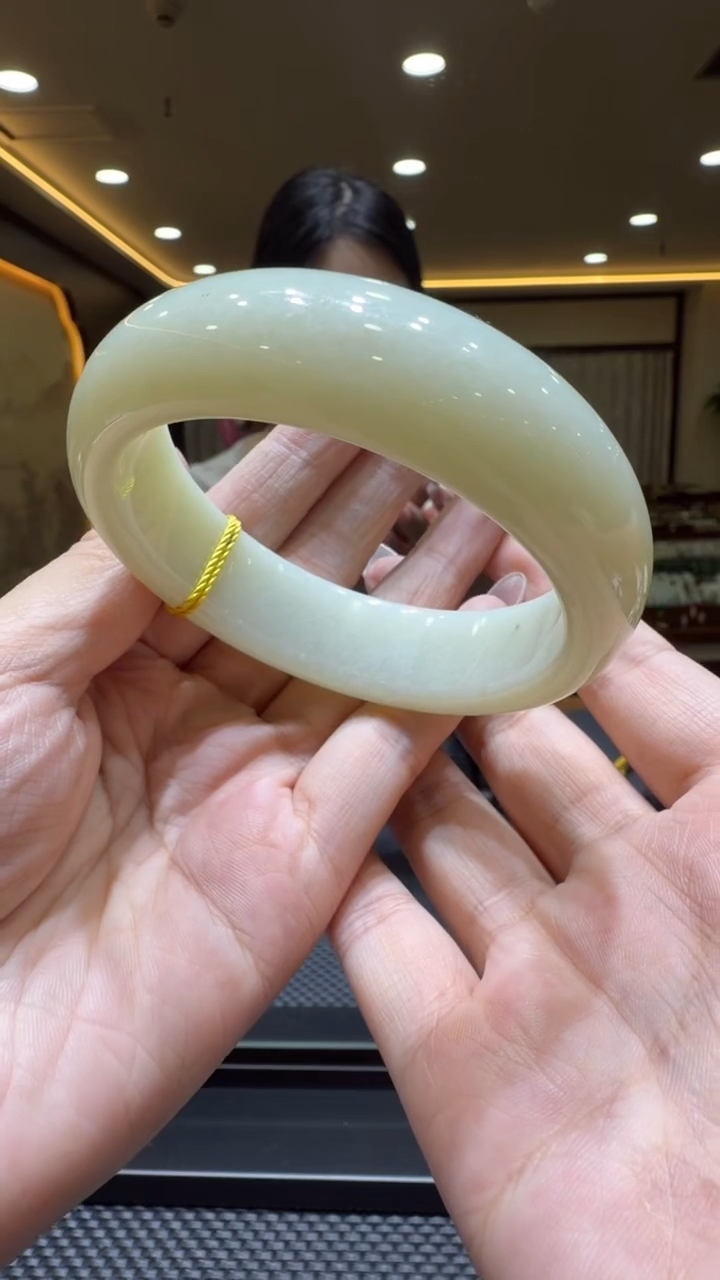 颈饰未镶嵌和田玉手镯61