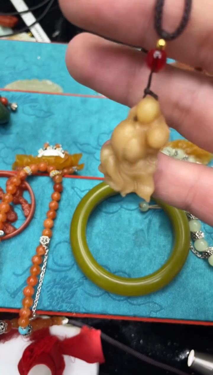 未镶嵌岫玉吊坠·