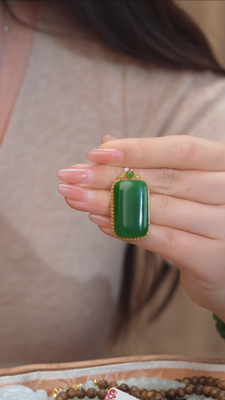 【闪购商品】和田玉吊坠不含链18K金镶嵌多样性发@@N8115