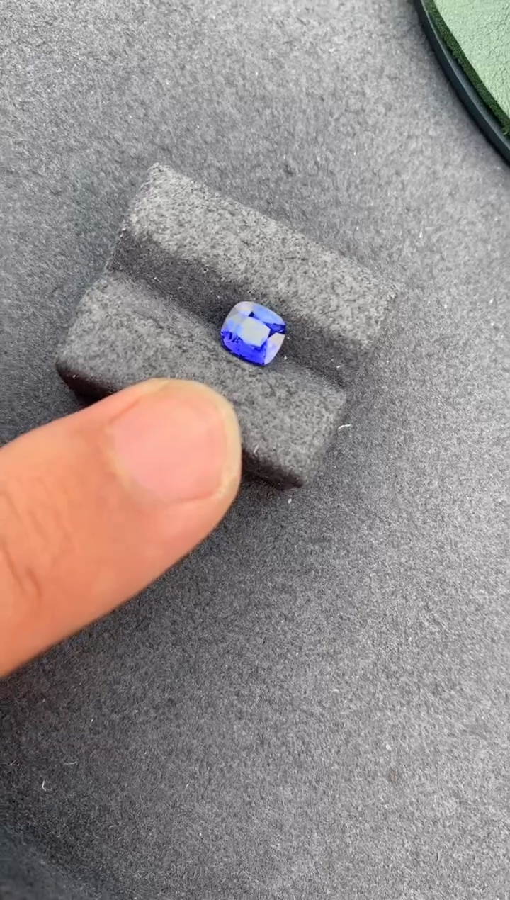 【闪购商品】彩色蓝宝石裸石未镶嵌1.2ct紫蓝宝