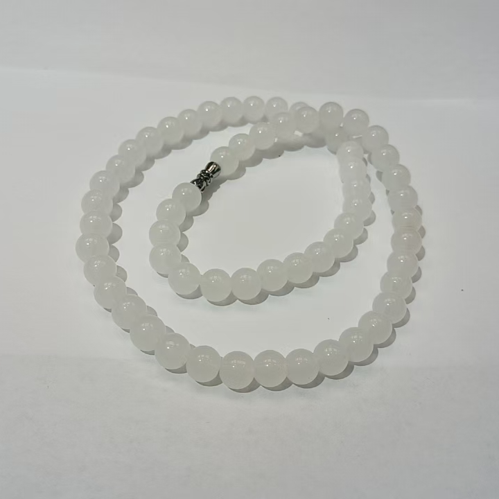 x1项链彰显出气质艺术品味让人感受高贵典雅美丽