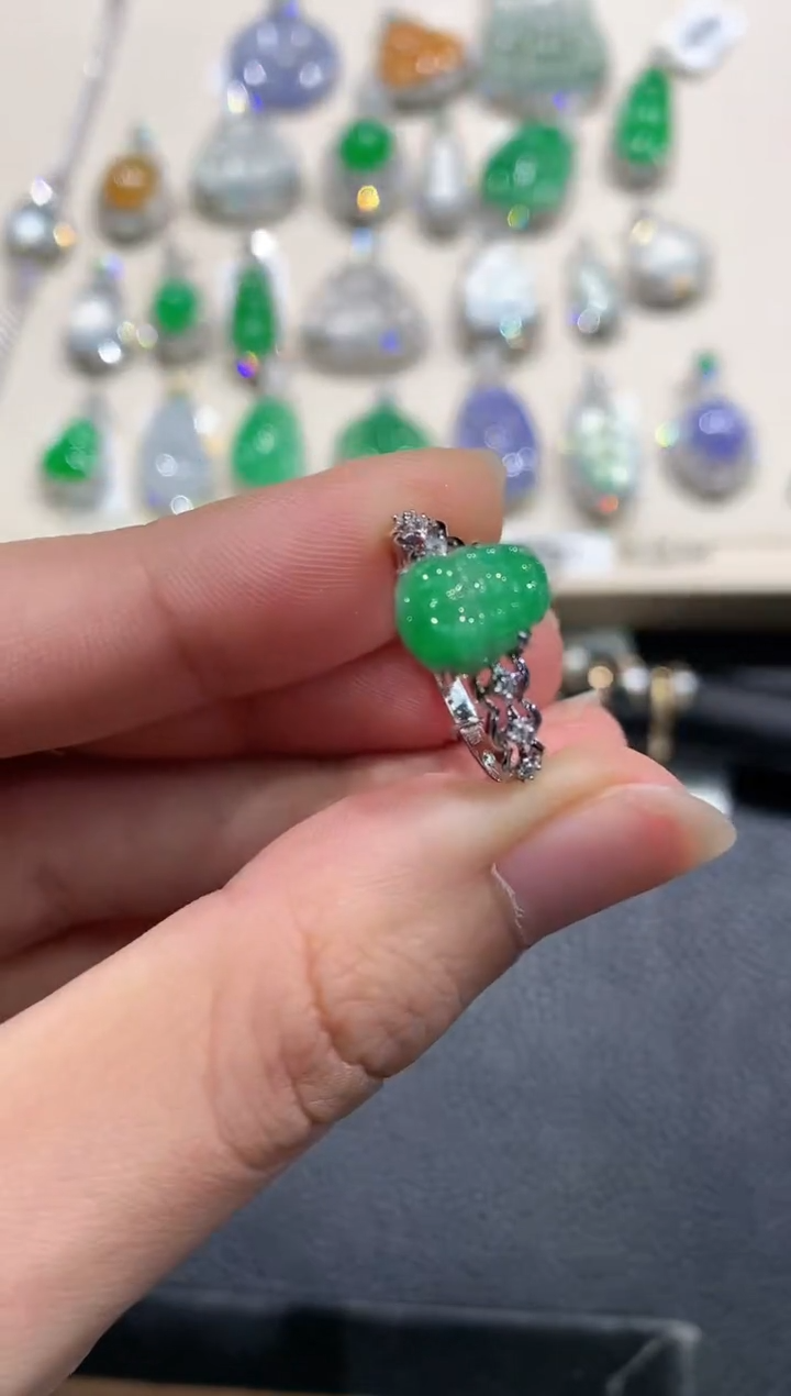 【闪购商品】翡翠戒指18K金镶嵌b15   
