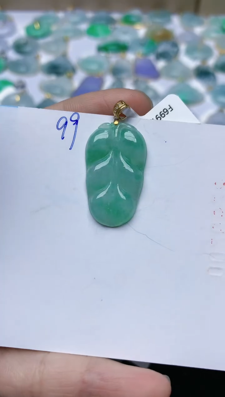 【闪购商品】翡翠颈饰18K金镶嵌天然翡翠A货    