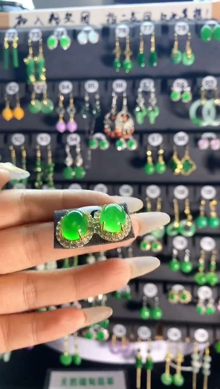 【闪购商品】翡翠耳饰银S925镶嵌80...