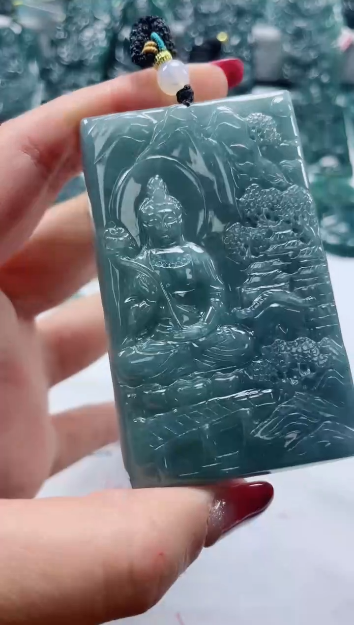 【闪购商品】翡翠颈饰未镶嵌                