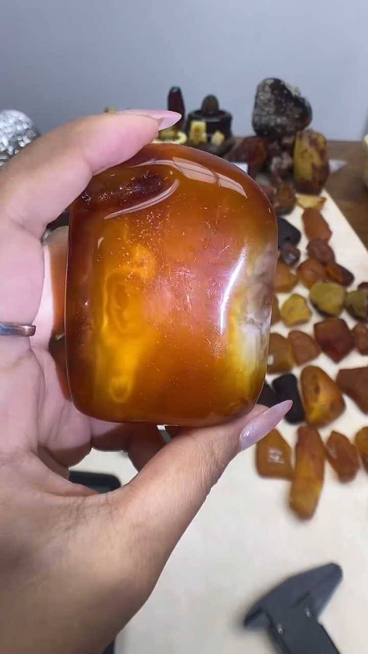 定制琥珀明*琥珀蜜蜡原石吊坠79.7g