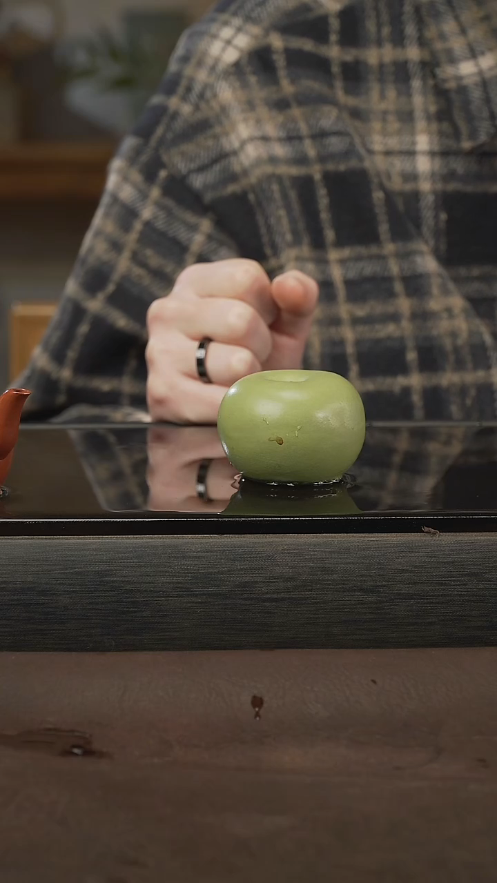 茶壶紫砂绿苹果，茶宠