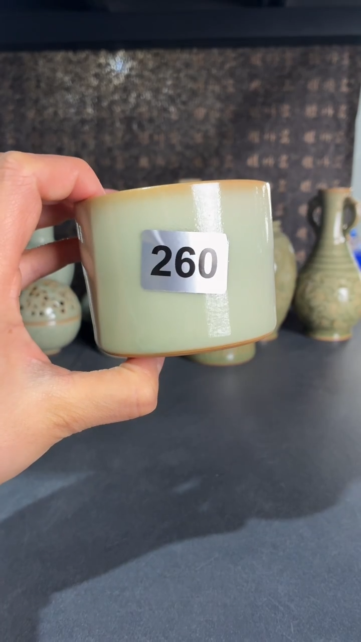 耀州窑仰山微瑕月白釉直口杯260