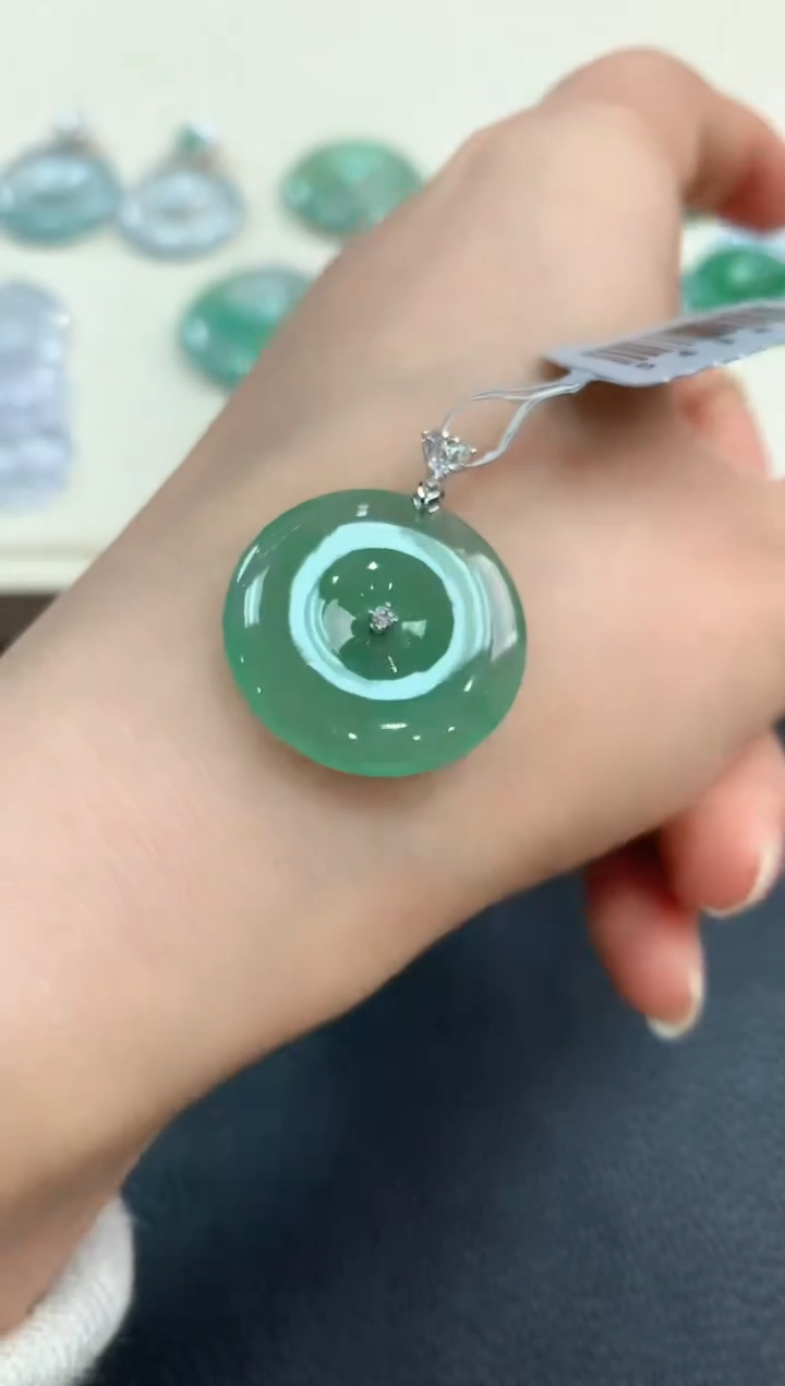 【闪购商品】翡翠吊坠(不含链)18K金镶嵌b142       