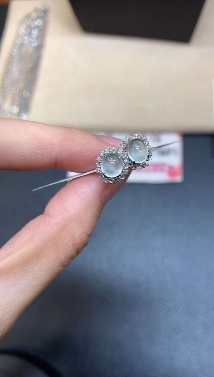 【闪购商品】翡翠耳饰18K金镶嵌【无鉴赏期