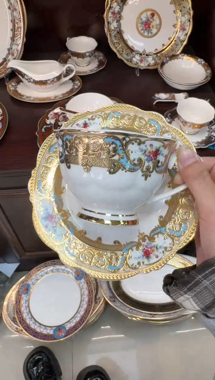 【闪购商品】瓷片220毫升杯碟 2套+礼盒
