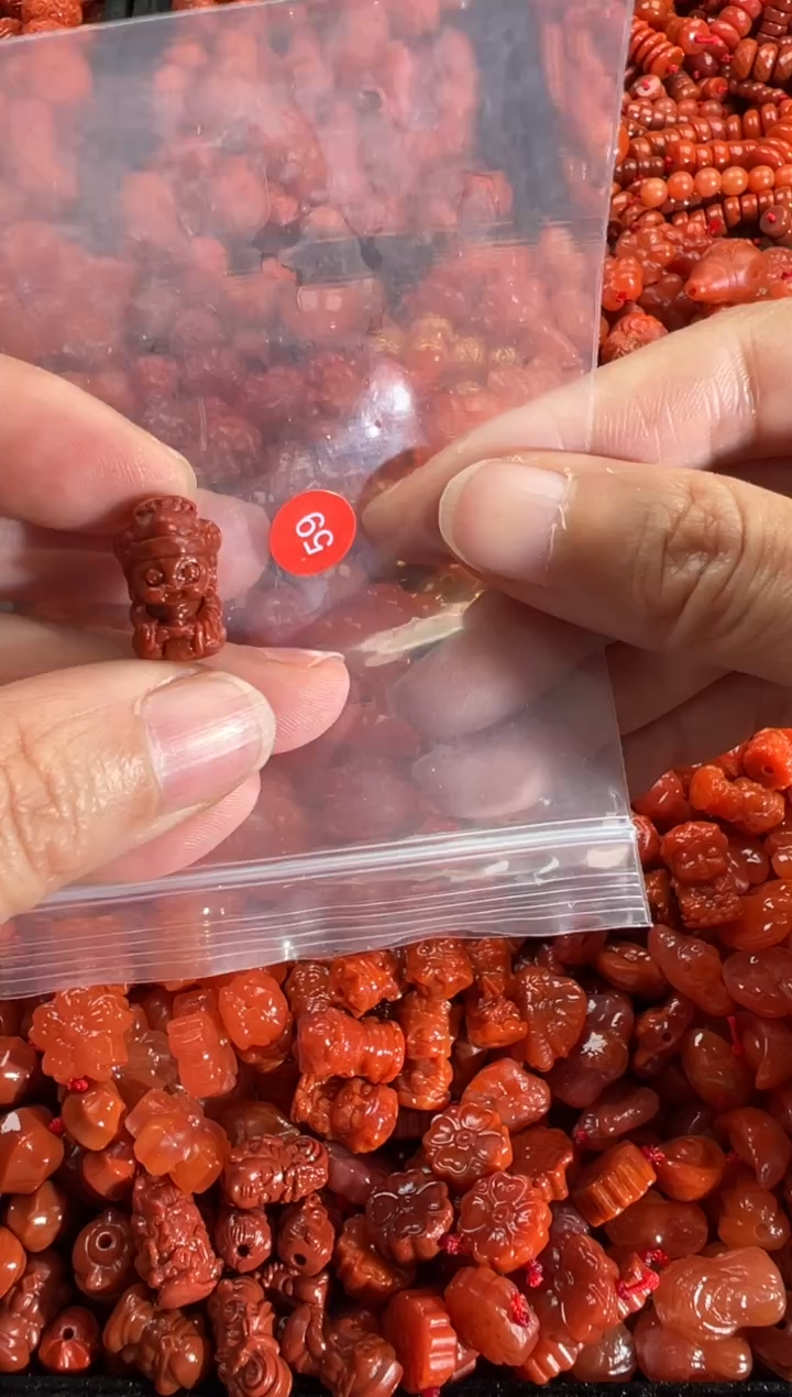 【闪购商品】南红玛瑙颈饰未镶嵌1
