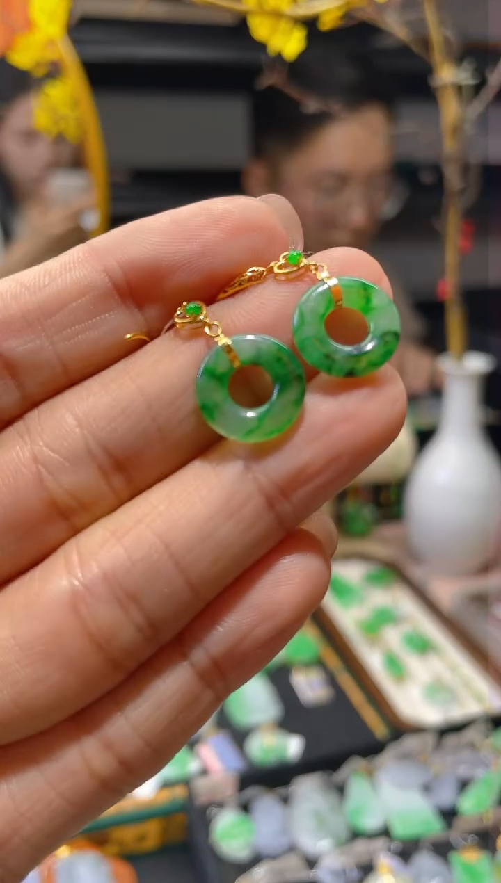 【闪购商品】翡翠颈饰18K金镶嵌假一赔三