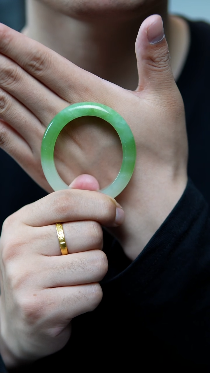 【闪购商品】和田玉手镯未镶嵌51-52翠青贵妃