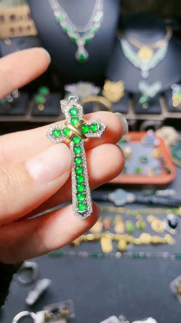 【闪购商品】翡翠吊坠(赠链)银S925镶嵌吊坠