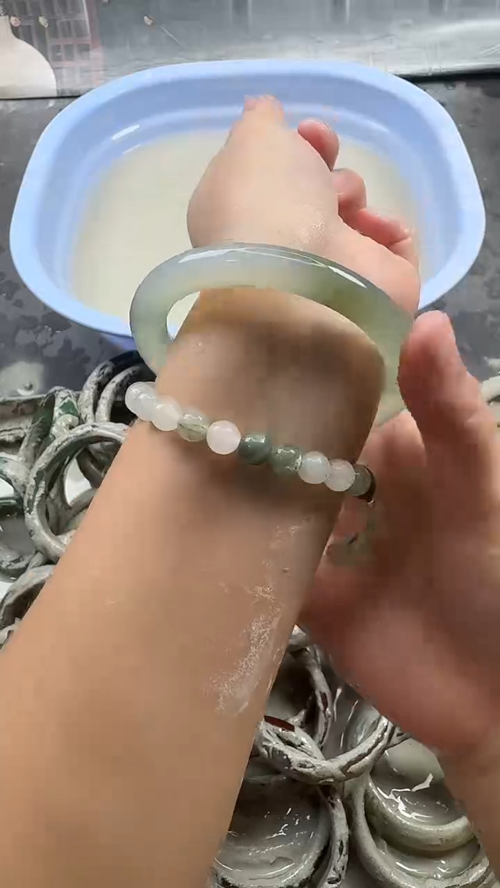 未镶嵌手镯石英质玉22 62