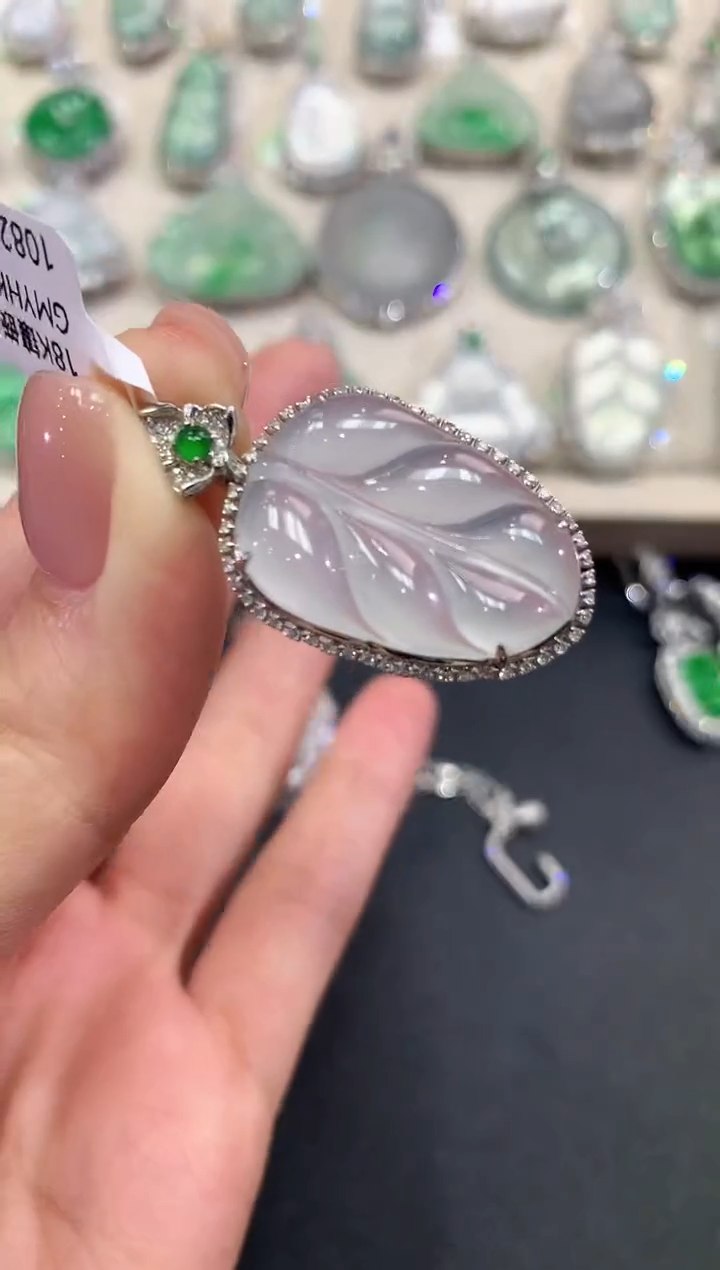 【闪购商品】翡翠吊坠(不含链)18K金镶嵌q39