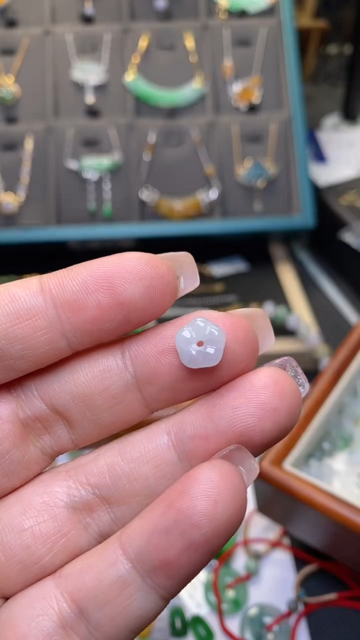 颈饰未镶嵌翡翠净货40151