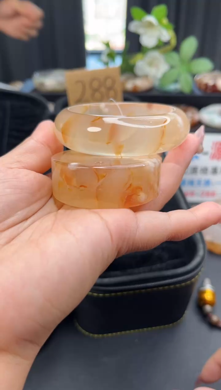 石英质玉手镯未镶嵌赠送镯心（55圈口）