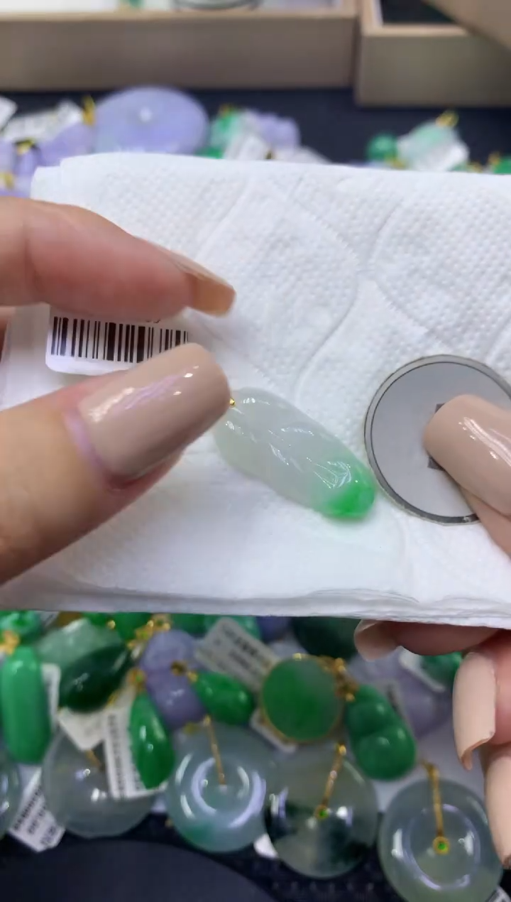 颈饰未镶嵌翡翠天然缅甸翡翠A货