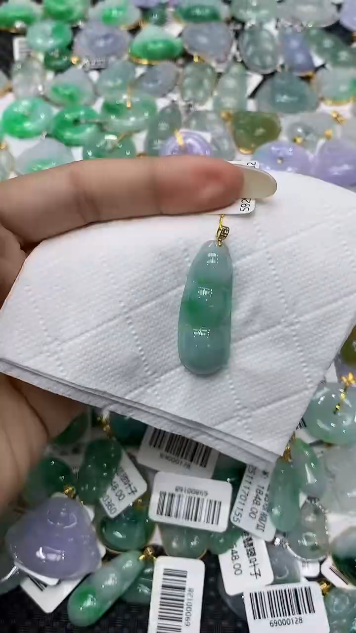 颈饰18K金镶嵌翡翠11111111111