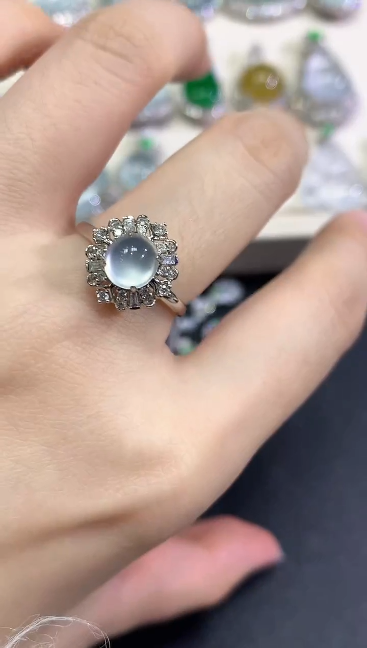 【闪购商品】翡翠戒指18K金镶嵌B112   