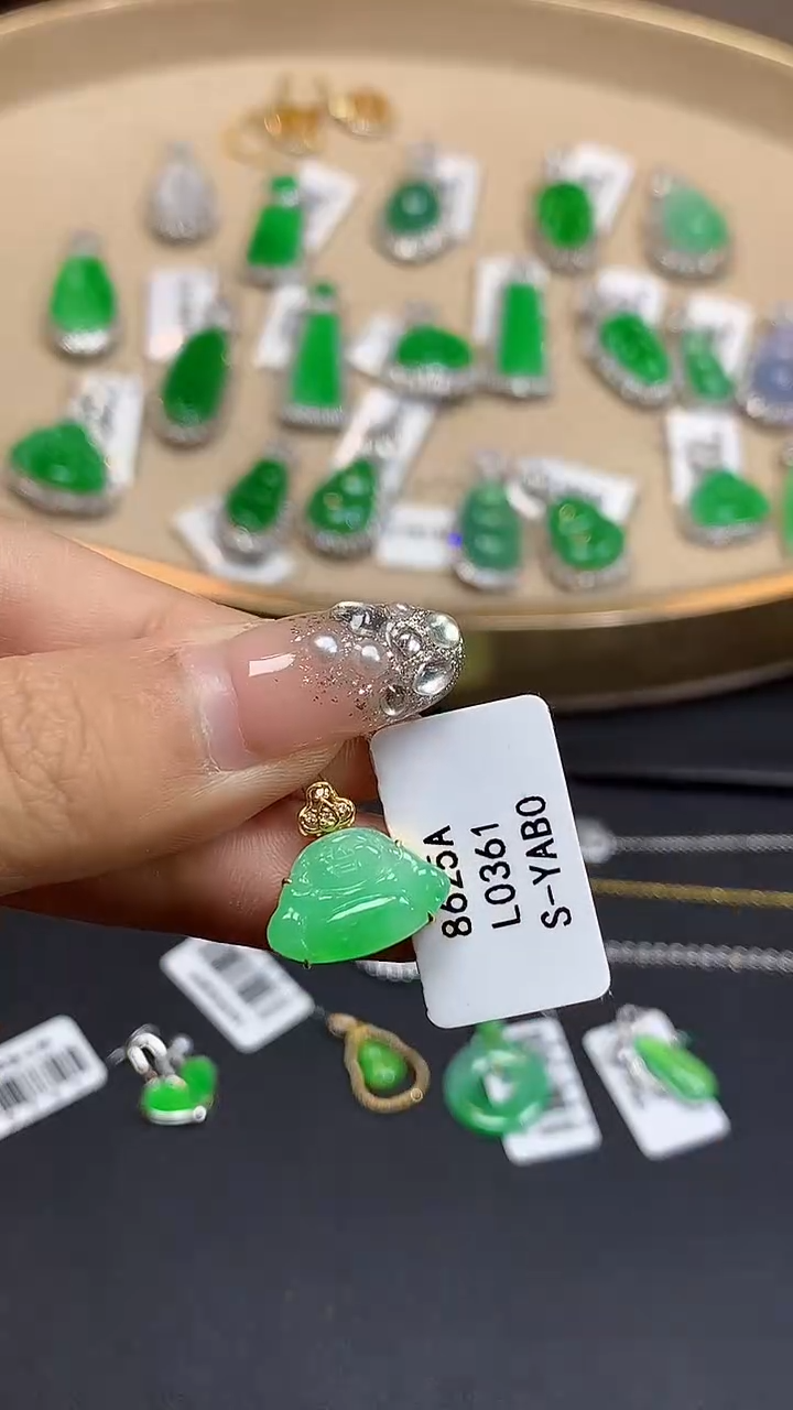 【闪购商品】翡翠吊坠(不含链)18K金镶嵌多样性发其一L0361