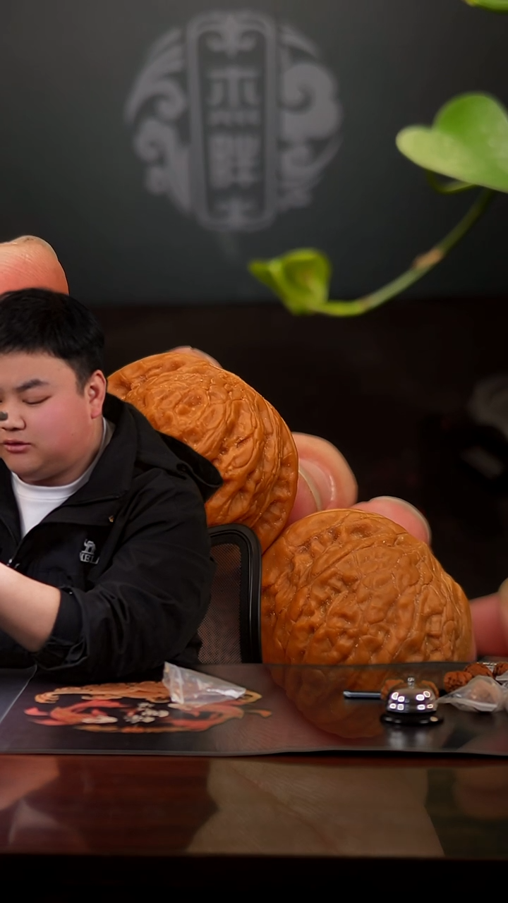 【闪购商品】文玩核桃把件铁锤妹妹33尺（微修。福利）