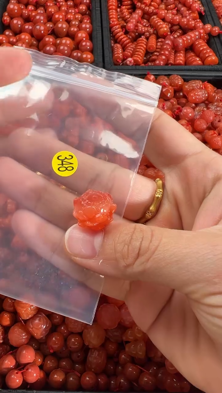 【闪购商品】南红玛瑙颈饰未镶嵌1