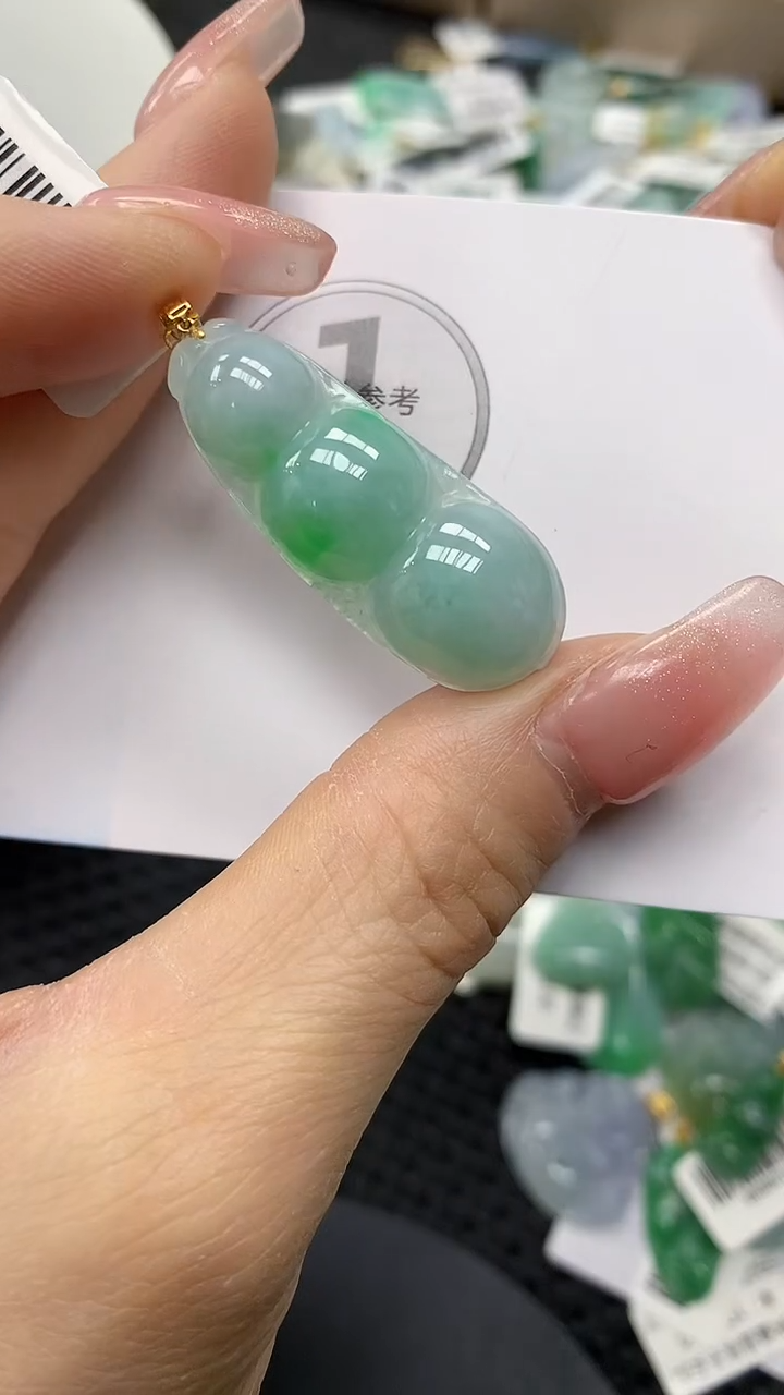 颈饰18K金镶嵌翡翠11111111111