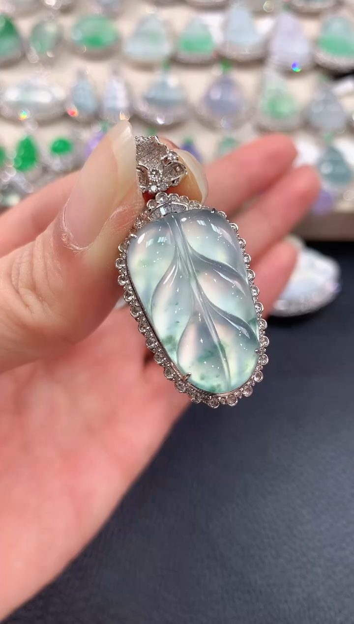 【闪购商品】翡翠吊坠(不含链)18K金镶嵌b177       