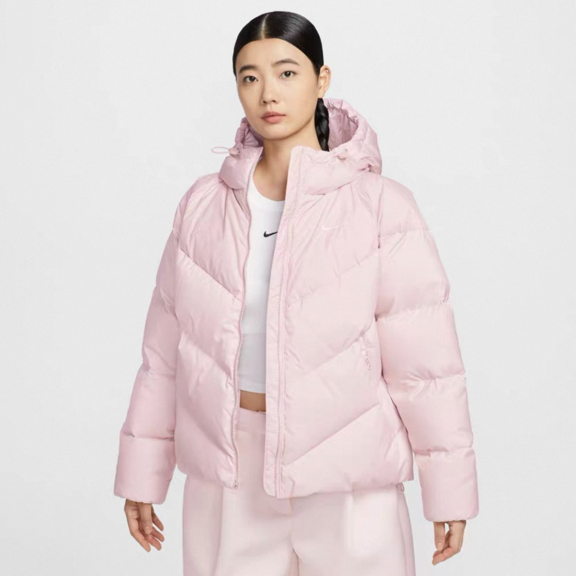 NIKE/耐克女款白灰运动休闲复古风行者羽绒服HV5236667