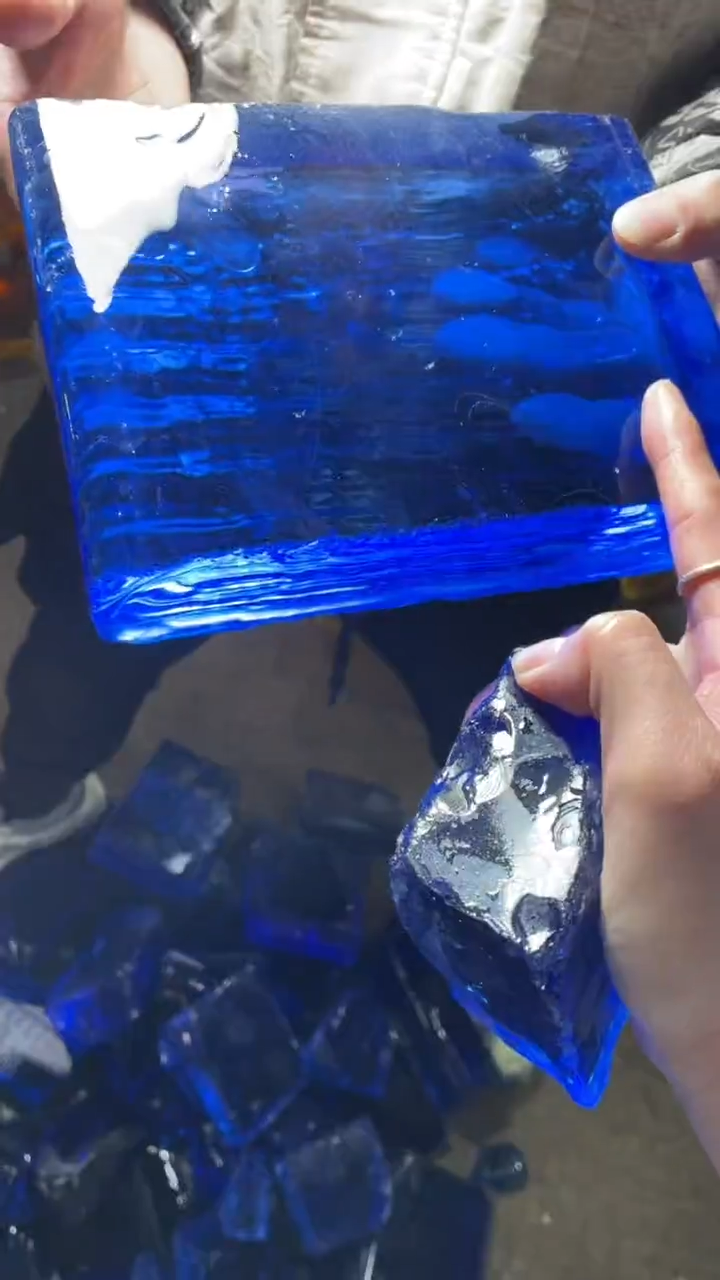 新疆五彩石原石摆件