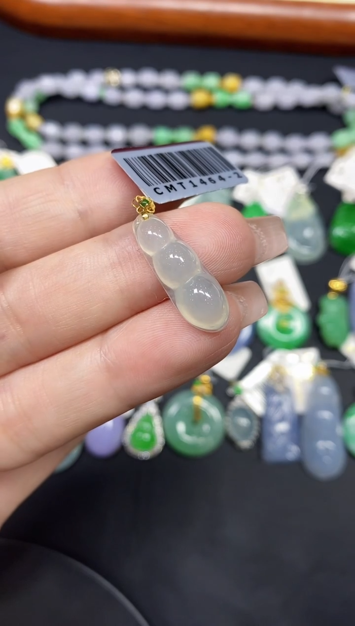 吊坠(不含链)18K金镶嵌翡翠豆子18K金扣镶嵌@@CMT1464-2