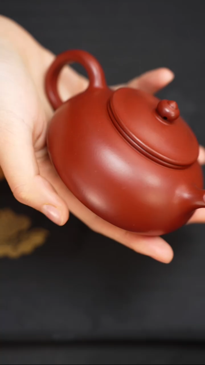 紫砂茶壶庞灿俊朱泥光素寒江200cc